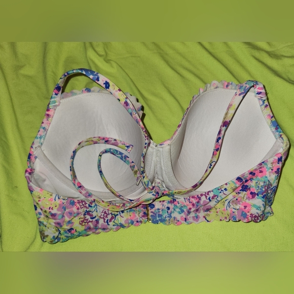 ๐3/$37 Victoria's Secret swimsuit top with underwear size 36C๐๐ - Picture 4 of 5